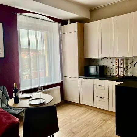 Czerwone Wino 100m Od Szczawno-zdroj