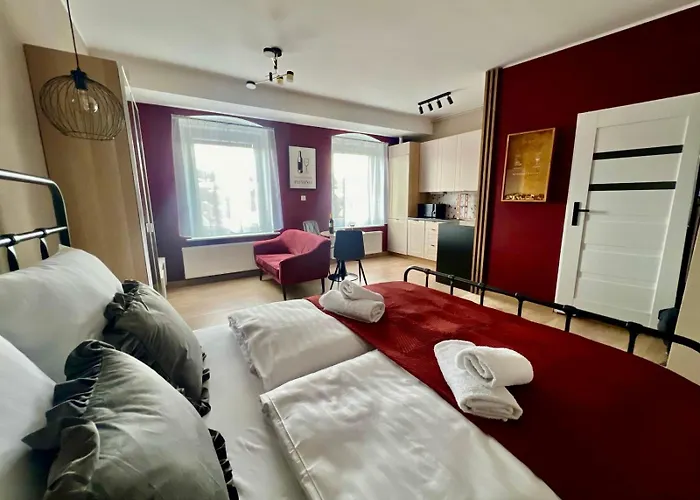 Apartment Czerwone Wino 100m Od Szczawno-zdroj *