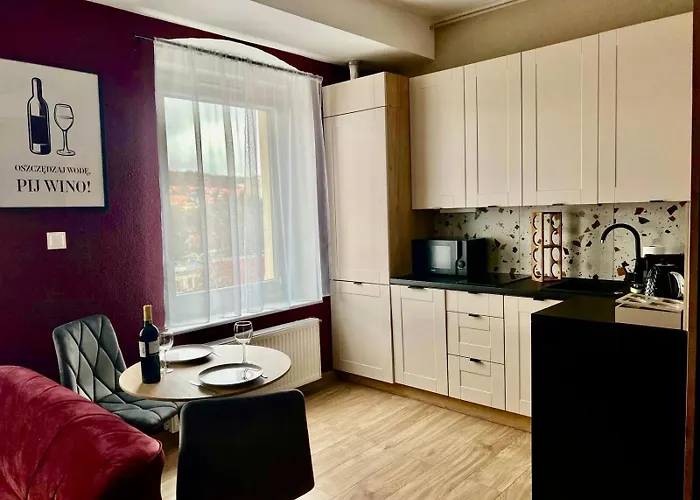 Czerwone Wino 100m Od Szczawno-zdroj