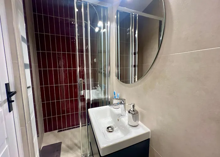 Czerwone Wino 100m Od Szczawno-zdroj Waldenburg